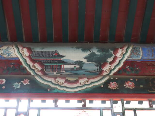 颐和园长廊中相对完整的彩画。实习生王景曦摄