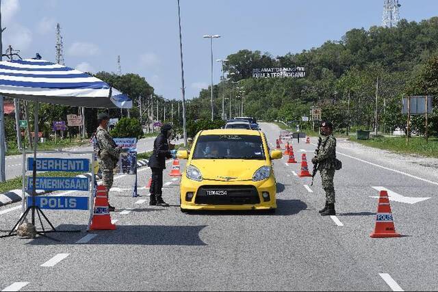 马来西亚将增加75000名警力 以执行全面封锁时的监督检查任务