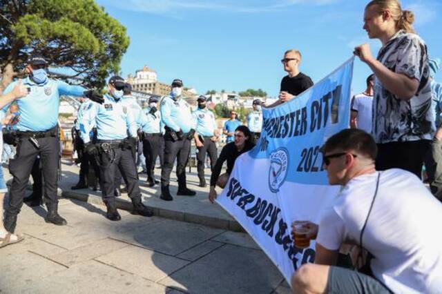 葡萄牙警方维持现场秩序