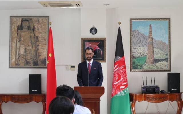 阿富汗驻华大使贾维德•卡伊姆1日在使馆召开记者会（阿富汗驻中国大使馆供图）