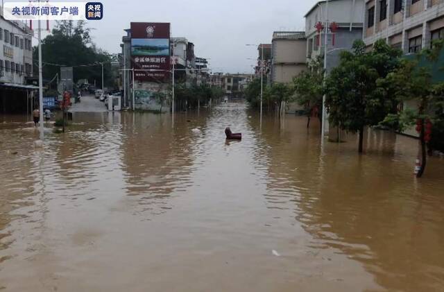 广东：“龙舟水”强降雨仍将持续 需防御城乡积涝等灾害