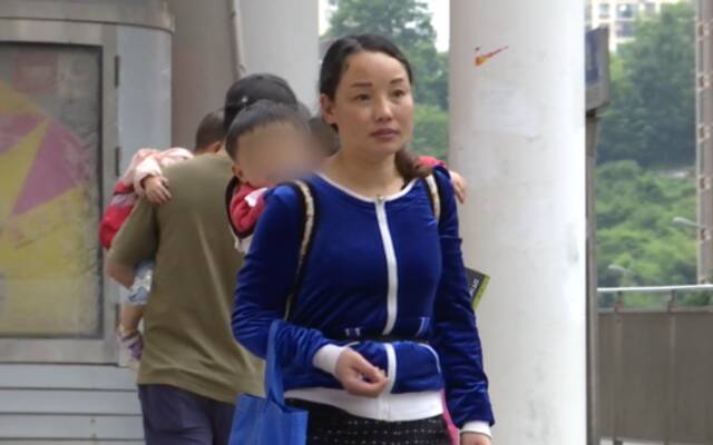 女子将1岁儿子丢给保姆后消失 外公外婆拒绝出面