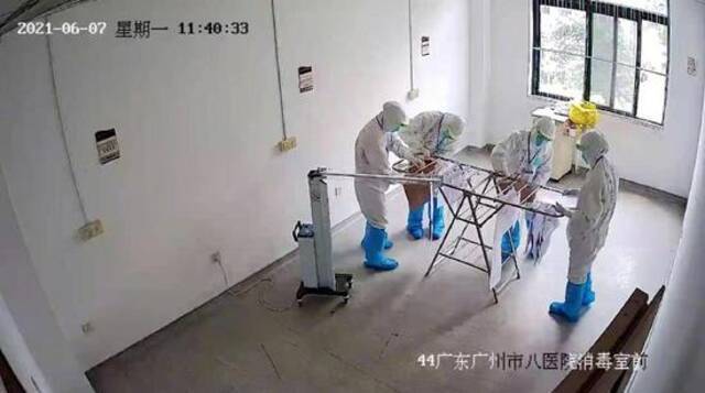 高考第一科结束，广州医护为隔离病房考点试卷消毒