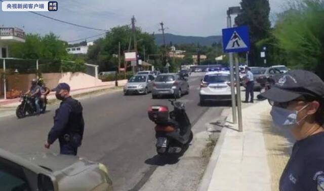 希腊科孚岛发生枪击案 一男子因欠租枪杀房东及邻居后自杀