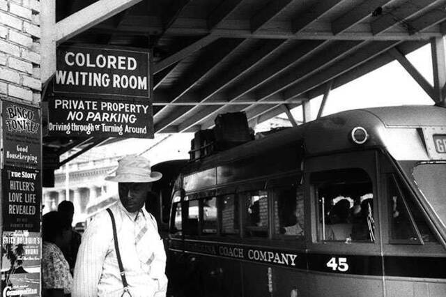 △1940年，美国有色人种候车室