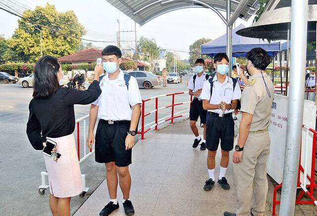 开学在即 泰国总理巴育安排5000名教师接种新冠疫苗