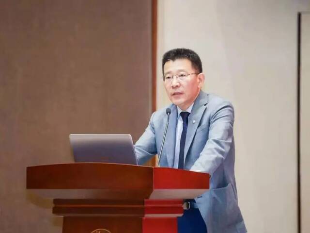 中国社会科学院党组成员、副院长王灵桂