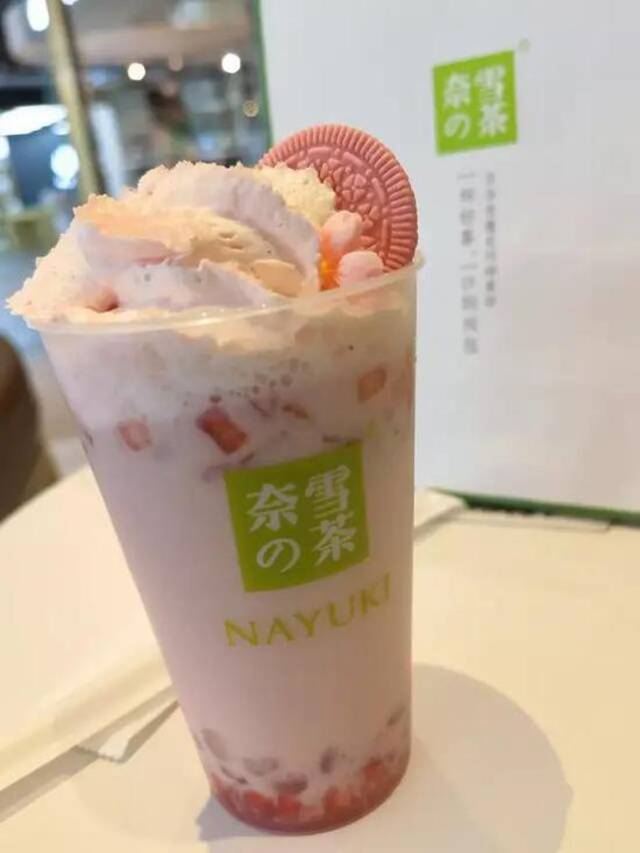 上市之前，奈雪“扭亏为盈”，它为什么急着成为“新式茶饮第一股”？