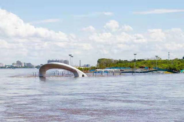 黑龙江干流黑河站将迎来洪峰过境。黑河市委宣传部供图