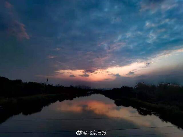 雨后北京再现油画晚霞