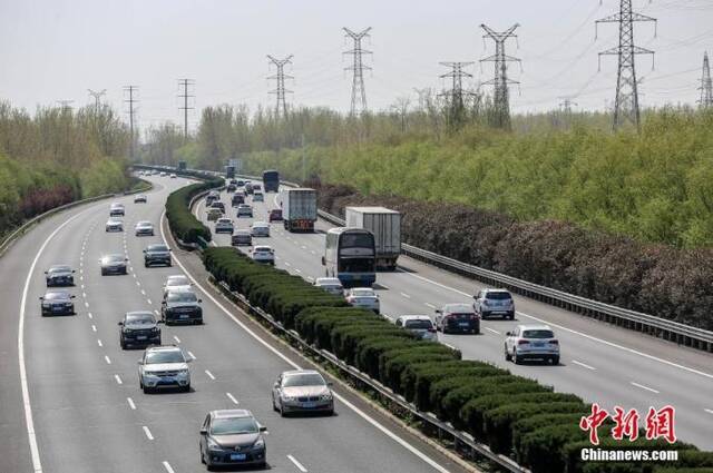 公安部交管局：端午节假期全国道路交通安全形势平稳