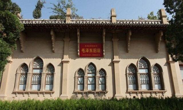 毛泽东旧居所在“新院”窑洞为中西结合风格（杨家沟革命纪念馆供图）