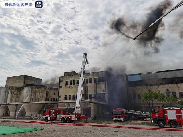 应对复杂环境下灾情处置能力 上海组织大跨度厂房火灾事故实战化演练