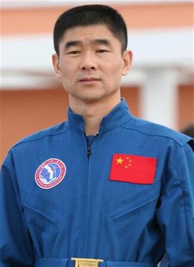 航天员刘伯明二次飞天：高中短暂辍学后发奋读书 如今成为家乡人的骄傲