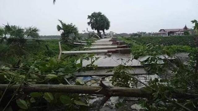 缅甸伊洛瓦底省遭暴风袭击 近百间房屋被摧毁