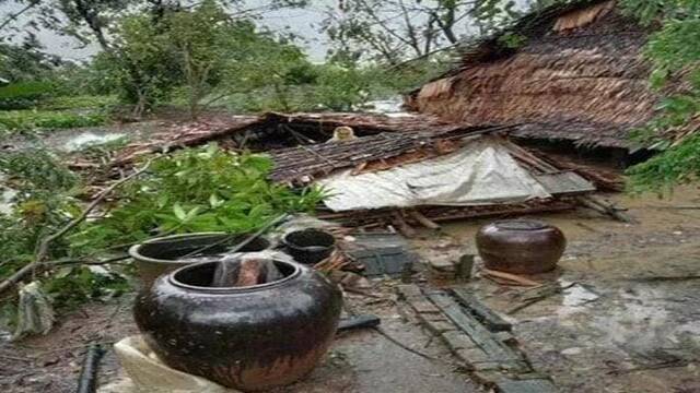 缅甸伊洛瓦底省遭暴风袭击 近百间房屋被摧毁