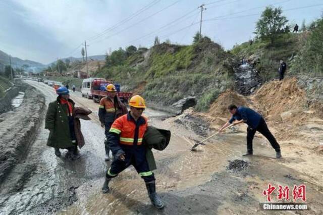 山西忻州代县大红才铁矿透水事故救援现场。