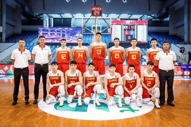 亚洲杯预选赛：周鹏21分6篮板，中国男篮91-73胜中国台北