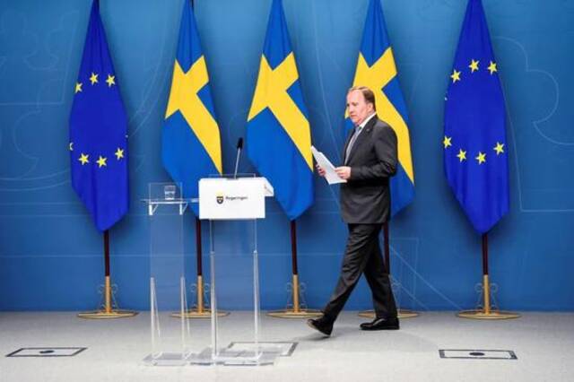 6月21日，瑞典首相勒文遭不信任投票后在斯德哥尔摩出席新闻发布会