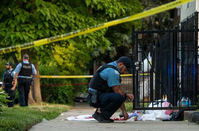 美国芝加哥周末发生38起枪击和暴力袭击事件 致8死54伤