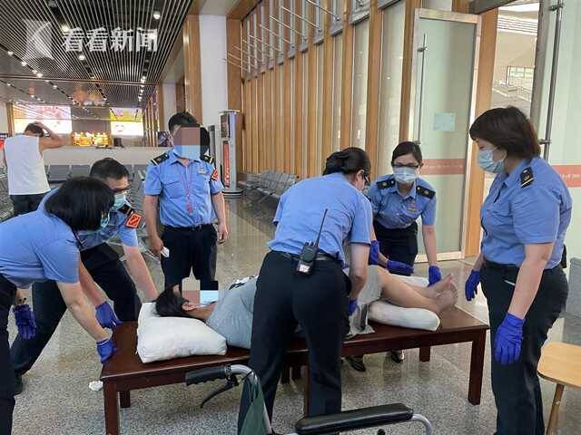 视频｜“我老婆羊水破了，帮帮忙！”