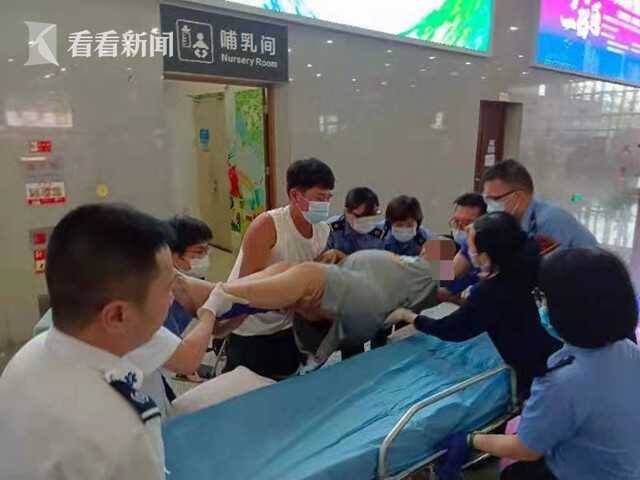 视频｜“我老婆羊水破了，帮帮忙！”