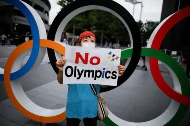 延期的东京奥运开幕仅剩一个月，日本却已进退维谷
