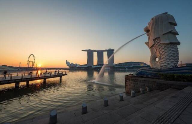 中国互联网精英“卷”入新加坡