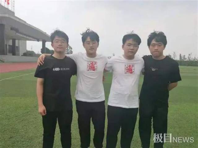 湖南“全男四胞胎”高考成绩揭晓，626分的老三却这么想……