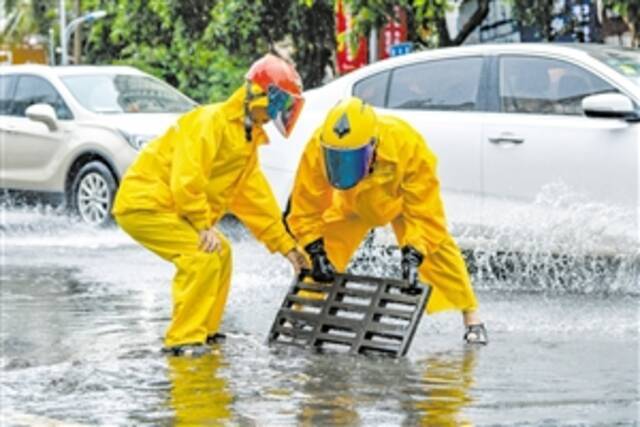 市市政管理局 全力服务保障中考