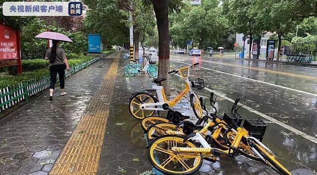 风雨突至！大风折断树枝 兰州多地发布冰雹橙色预警