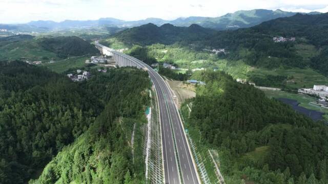 贵州都安高速通车运营