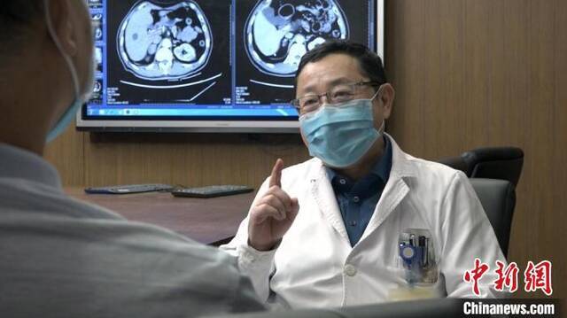 中国专家历时5年自主研发的肺癌靶向药获批上市