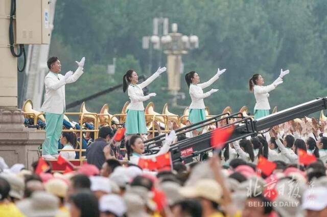 庆祝大会超多清晰大片来了！这些画面，你在直播看不到