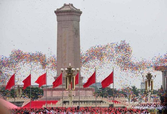 庆祝大会超多清晰大片来了！这些画面，你在直播看不到