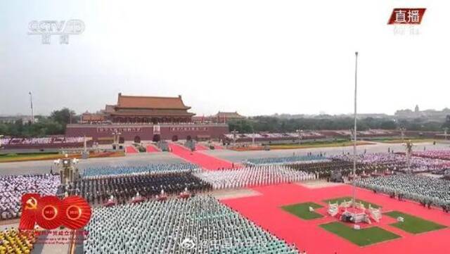 在天安门前，这些高校刷屏了！