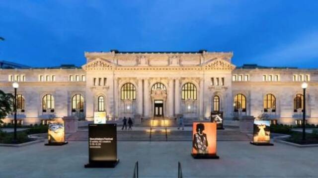 最壮观的Apple Store来了，竟然是一家94岁的老剧院