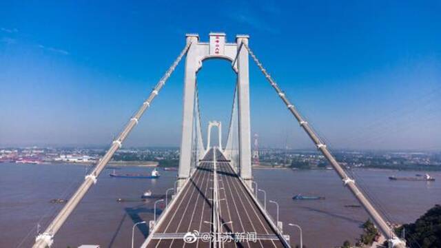 五峰山长江大桥公路层开通，收费标准公布：小客车35元/车次