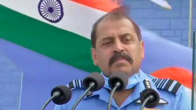 印度空军总司令巴达乌里亚资料图