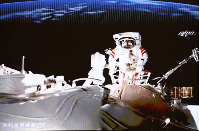 班师回宫！首次“走出”中国空间站的刘伯明、汤洪波做了这三件事