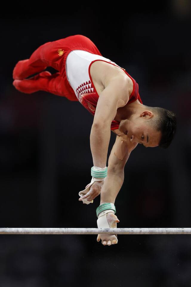 肖若腾在5月初的奥运选拔赛中获男子个人全能冠军。图/新华社