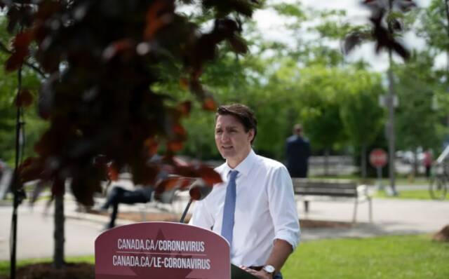 当地时间7月2日，加拿大总理特鲁多在渥太华举行记者会图源：加拿大通讯社