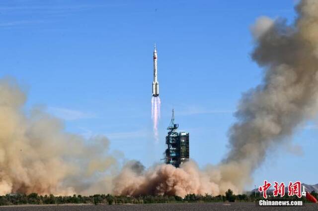 外媒关注神舟十二号航天员成功出舱：系中国航天重要里程碑