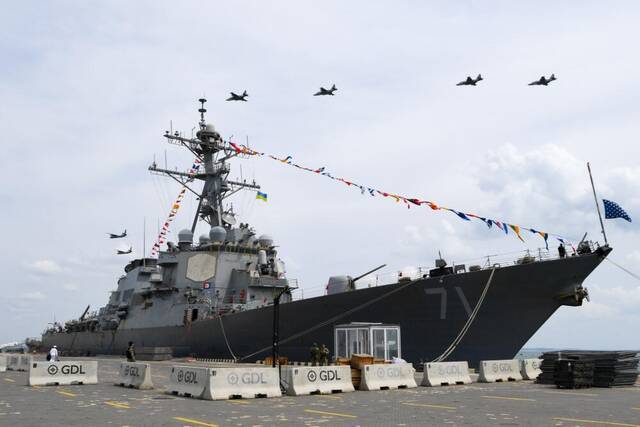 乌克兰迎来“海军日” 美国出动军舰战机为乌克兰庆祝
