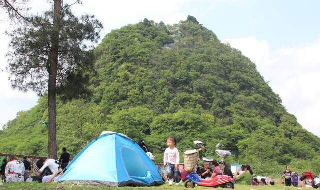 藏在贵州深山里的天然“冰箱”，夏日来这儿凉快凉快！