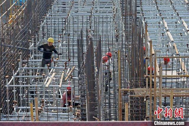 资料图：建筑工地。(图文无关)中新社记者王东明摄