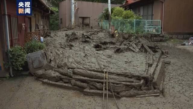 日本静冈县泥石流灾害致7人死亡 27人下落不明