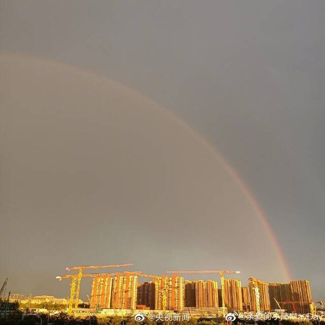 北京雨后出现双彩虹