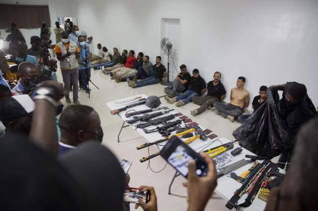 ▲被捕的参与暗杀海地总统的17名袭击者图据环球网