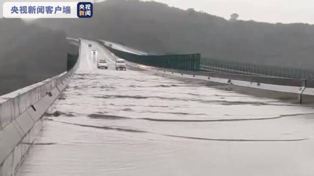 山西晋城发布暴雨红色预警 部分高速公路封闭